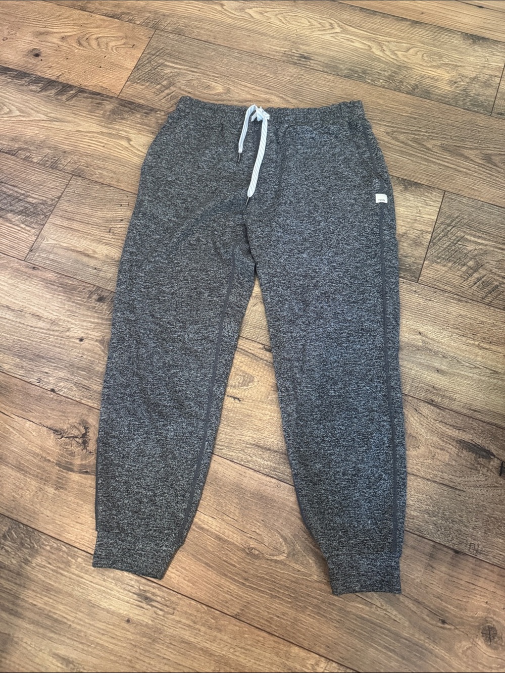Women’s Vuori performance jogger heather gray small